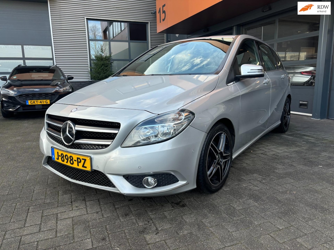 Mercedes-Benz B-klasse - 180 180 - AutoWereld.nl