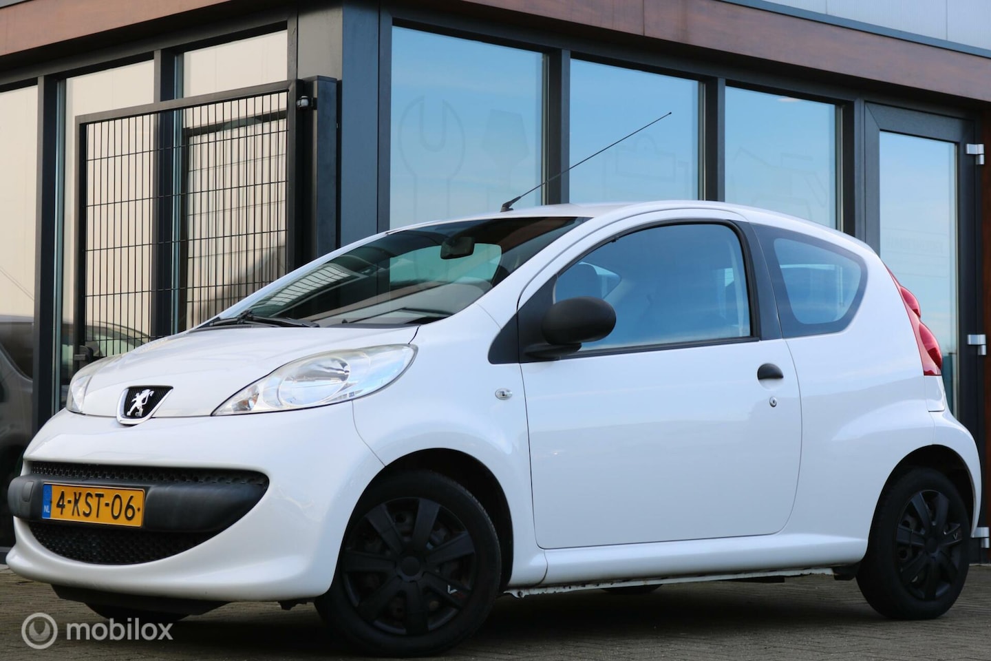 Peugeot 107 - 1.0-12V XR 1.0-12V XR - AutoWereld.nl