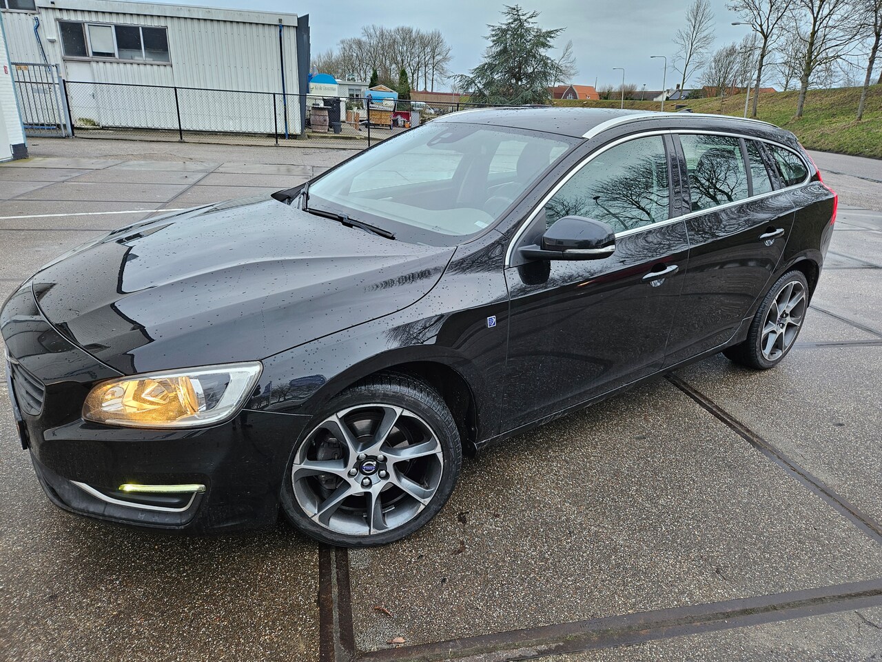 Volvo V60 - 2.0 T3 Ocean Race Eerste eigenaar Ocean Race uitvoering. - AutoWereld.nl