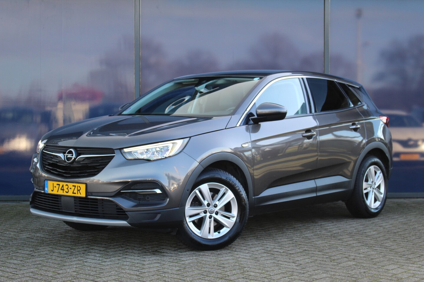 Opel Grandland X - 1.2 Turbo Business Executive | DENON | All Season | Navi | Camera | Cruise & Climate Contr - AutoWereld.nl