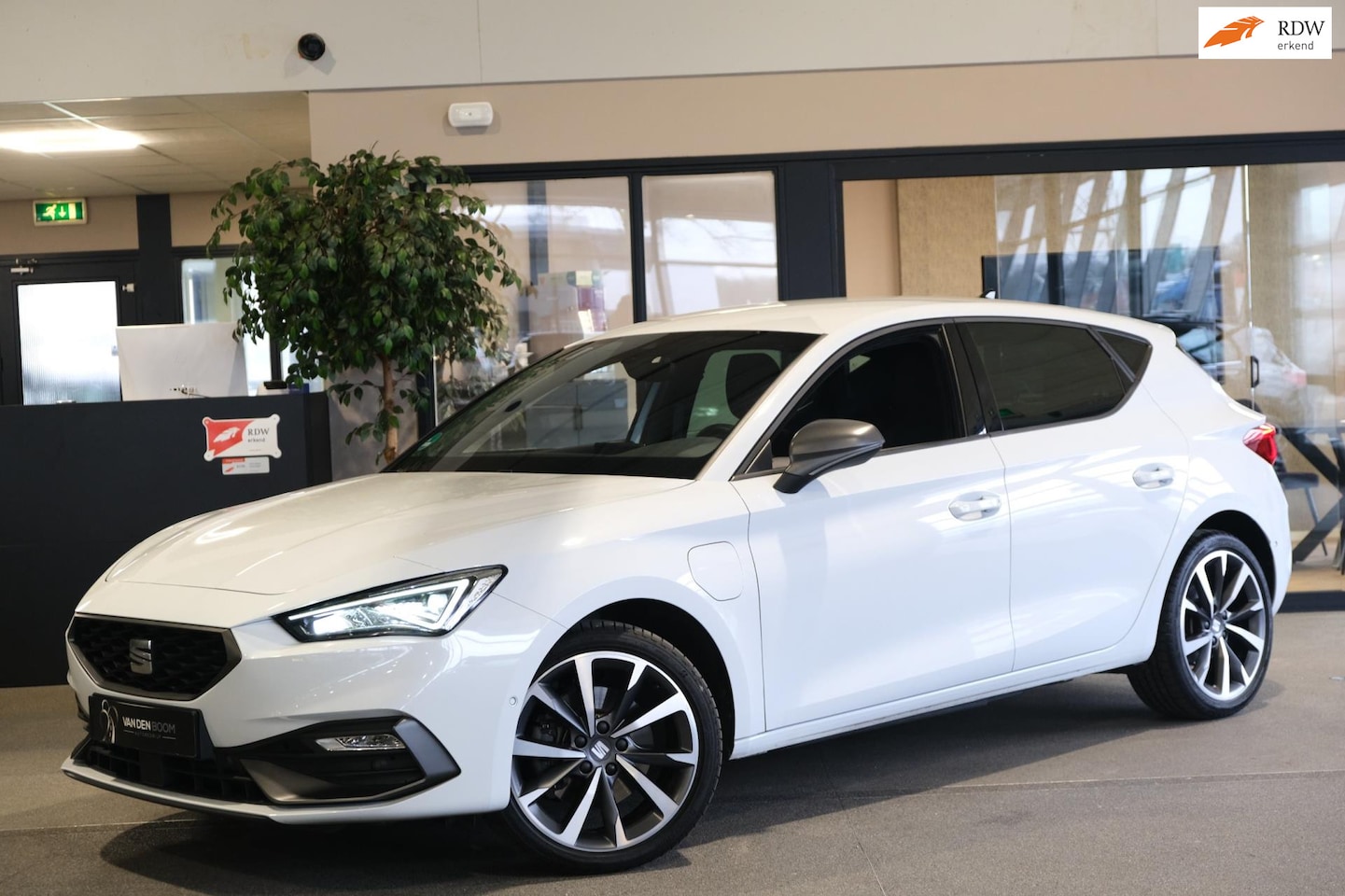 Seat Leon - 1.4 TSI eHybrid PHEV FR 204PK Navi Cam ACC Led - AutoWereld.nl