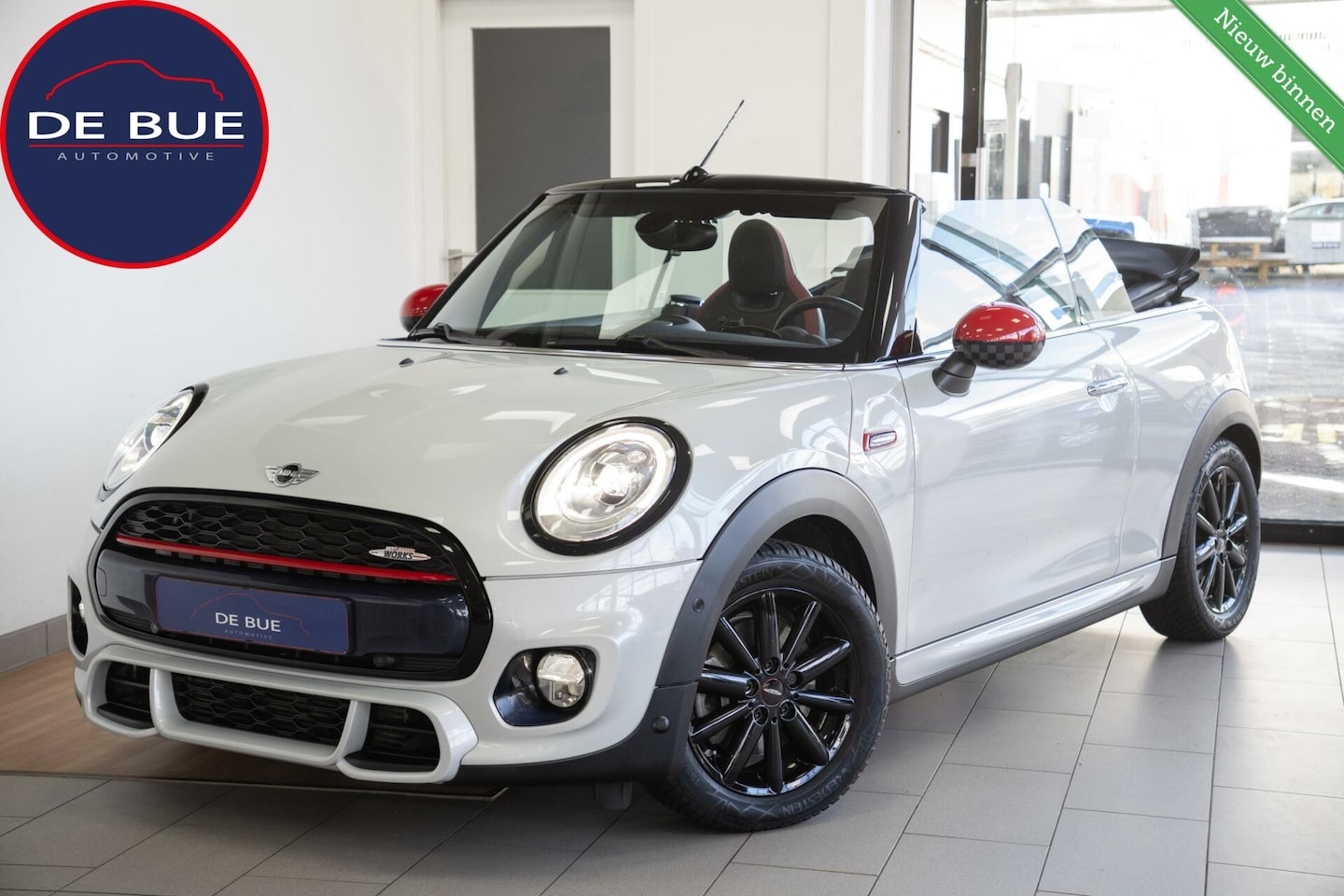 MINI Cabrio - 1.5 Cooper Cabrio JCW John Cooper Works 2e Eig Black Pack LED Stoelverwarming Dealer Onder - AutoWereld.nl