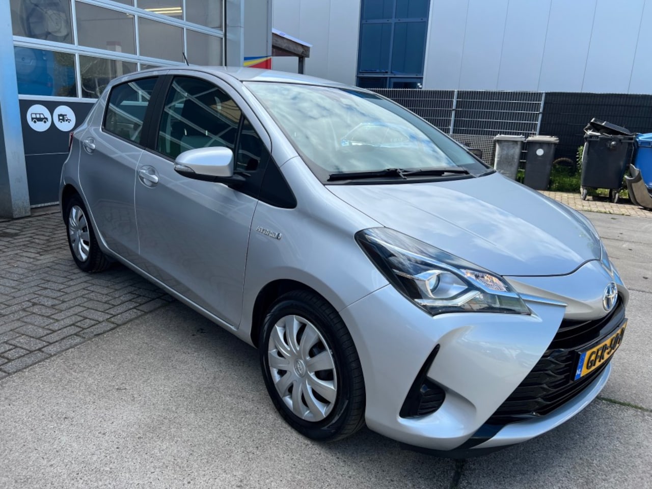 Toyota Yaris - 1.5 HYB. ACTIVE *ACHTERUITRIJCAMERA*BLUETOOTH*AIRCO* - AutoWereld.nl