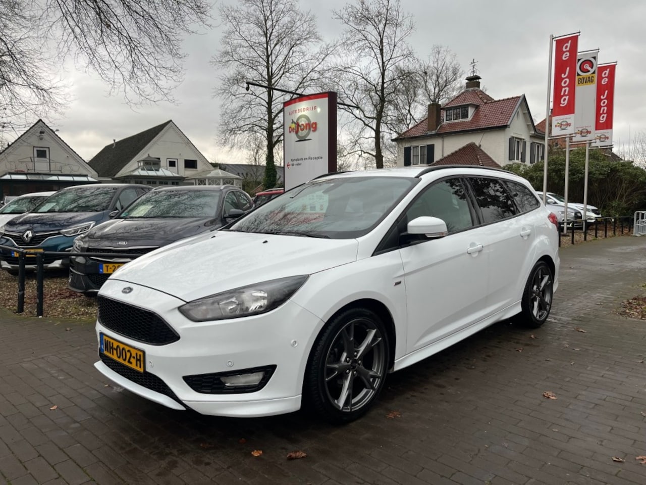 Ford Focus Wagon - WAGON 1.0 ST-LINE / NAVI / CAMERA / TREKHAAK / CARPLAY - AutoWereld.nl