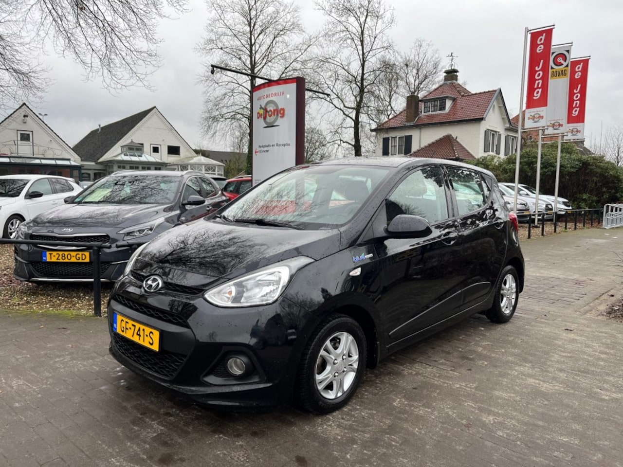 Hyundai i10 - 1.0I I-MOTION COMFORT / AIRCO / RADIO-CD-MP3 / PDC / LMV - AutoWereld.nl