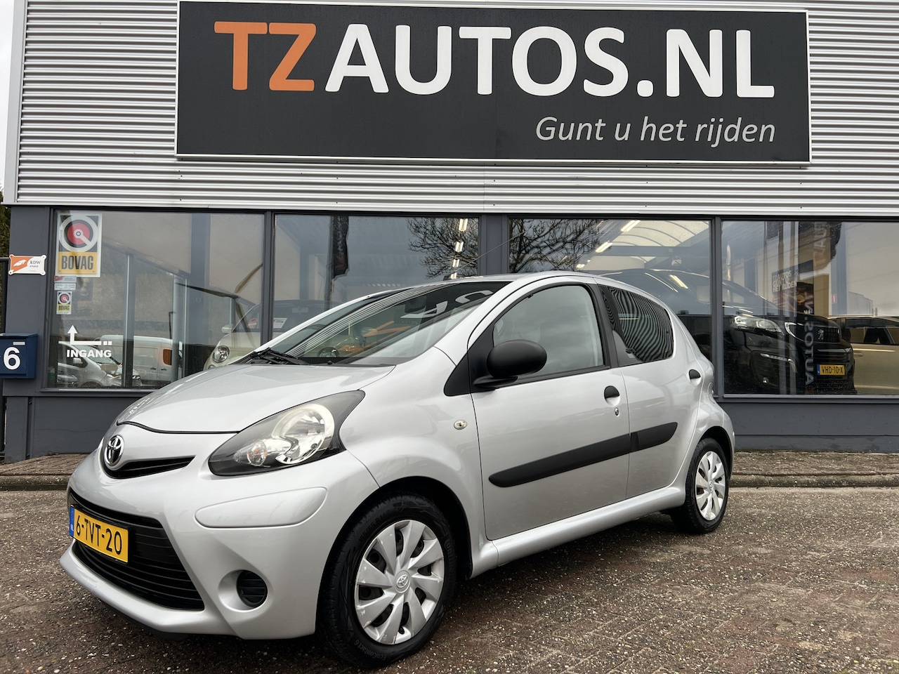 Toyota Aygo - 1.0 VVT-i Now 1.0 VVT-i Now - AutoWereld.nl