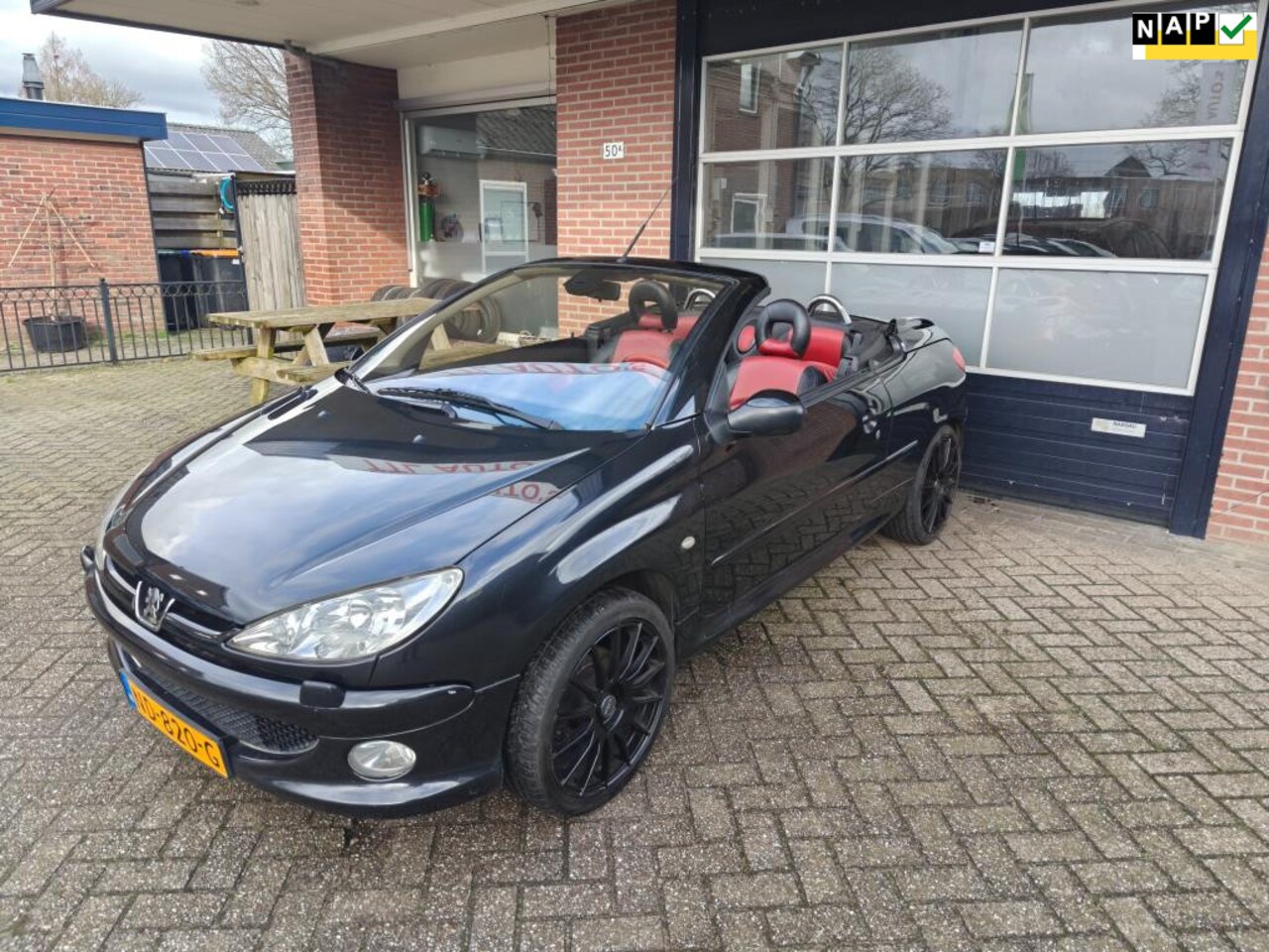 Peugeot 206 CC - 2.0-16V 2.0-16V, Cabrio, Airco, Leer, Stoelverwarming, - AutoWereld.nl