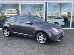 Alfa Romeo MiTo - 1.4 Distinctive Clima / LMV / PDC