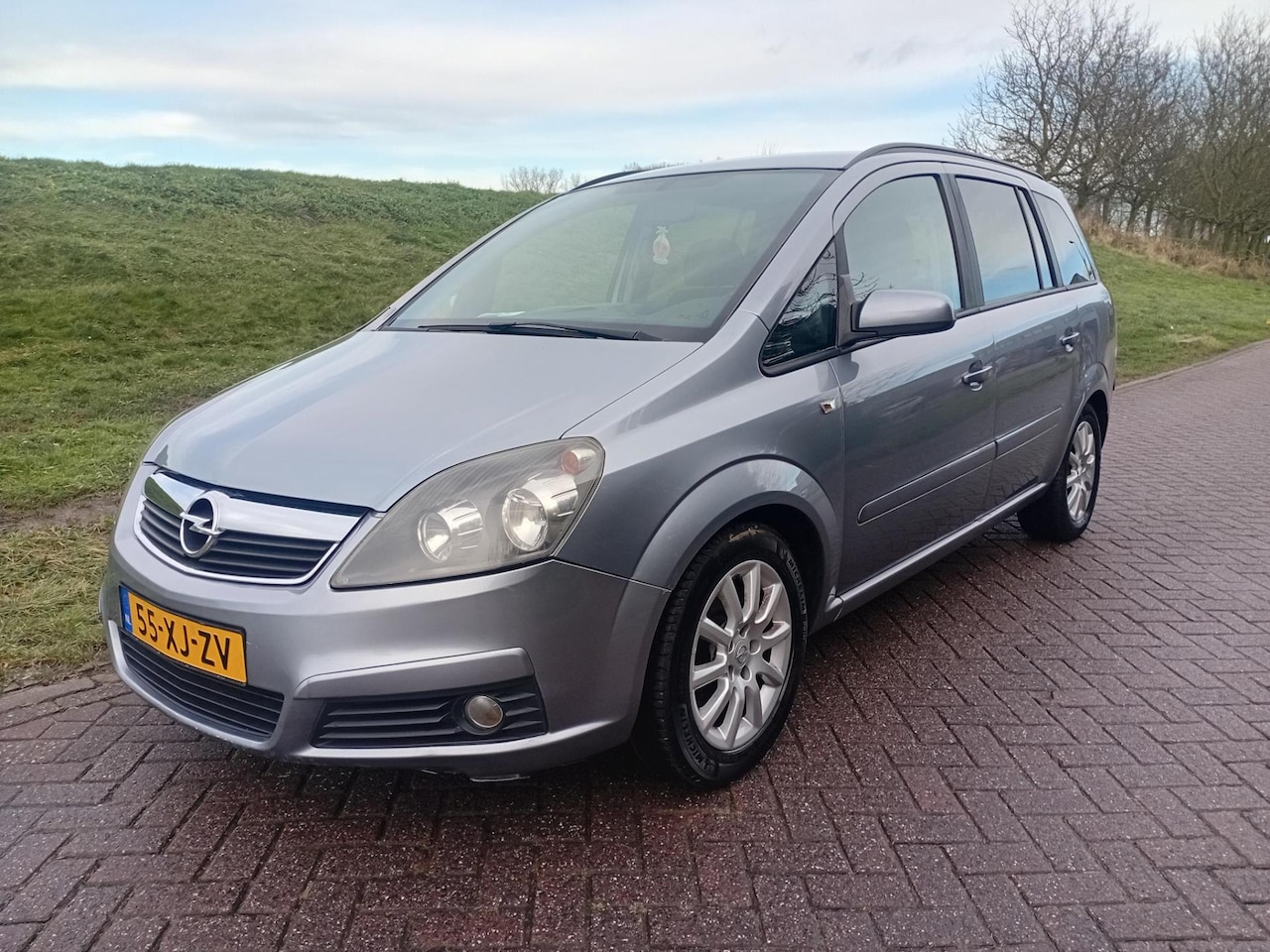 Opel Zafira - 2.2i Temptation Automaat Airco Cruise Control 7-prs Trekhaak NAP 25-07-'25 APK - AutoWereld.nl