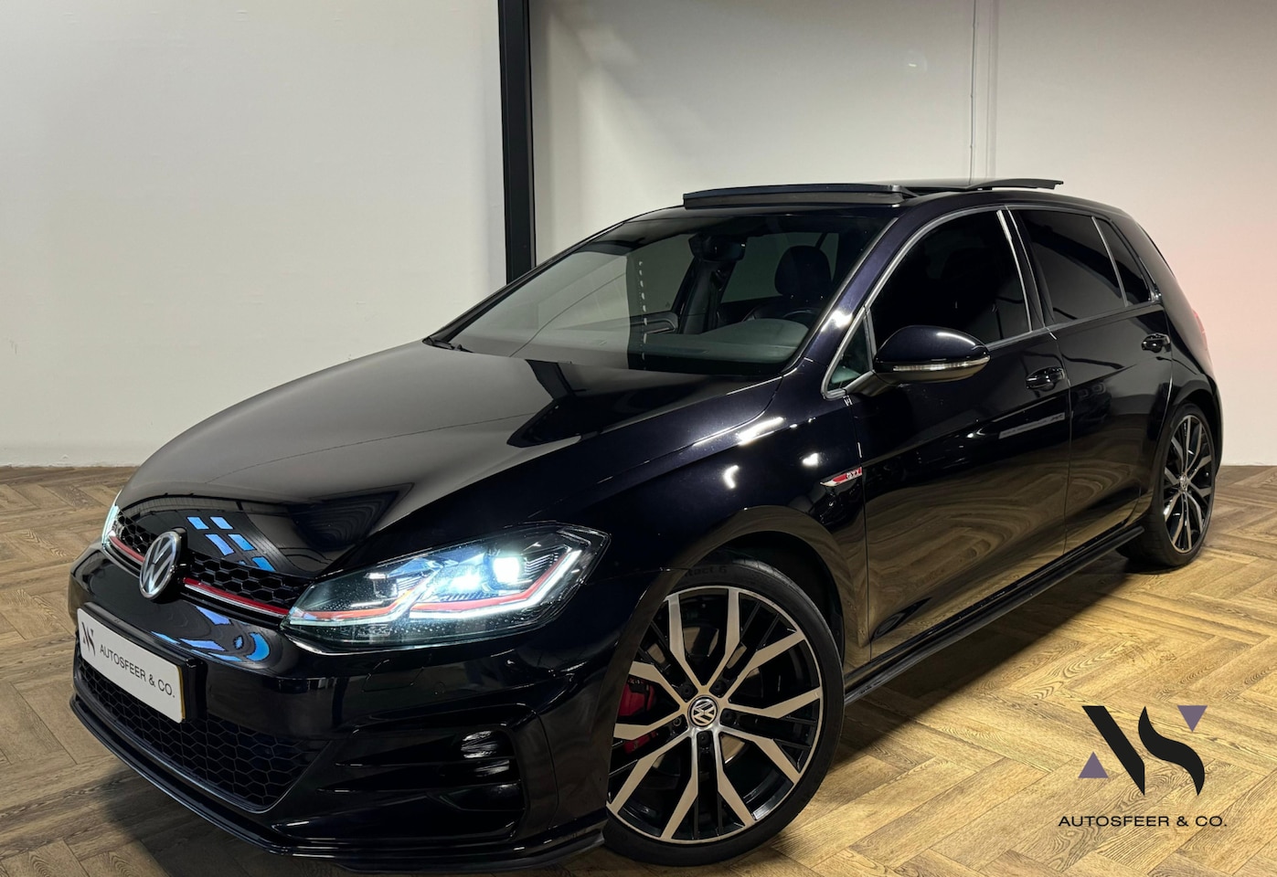 Volkswagen Golf - 2.0 TSI GTI PANO KEYLESS CAM' - AutoWereld.nl