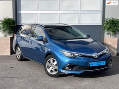 Toyota Auris Touring Sports - 1.8 Hybrid Trend / PANO / NAVI / CAMERA / NAP / CRUISE / SCHADE RONDOM /