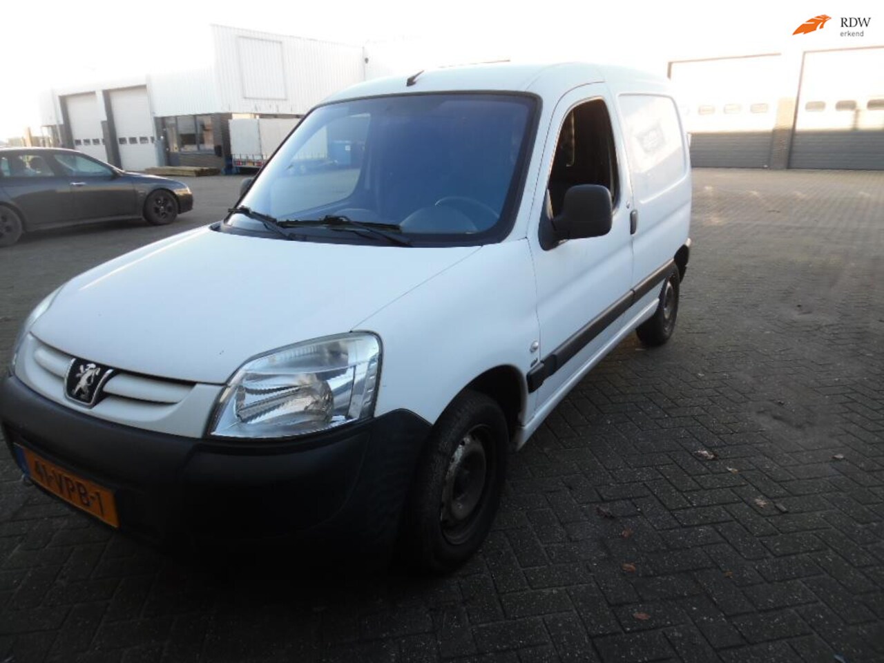 Peugeot Partner - 170C 1.6 HDI 170C 1.6 HDI ( motor defect) - AutoWereld.nl