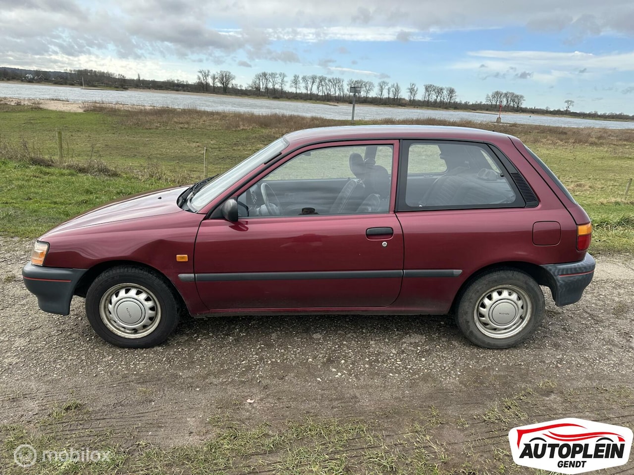 Toyota Starlet - 1.3 XLi AUTOMAAT 64.724KM!!!! - AutoWereld.nl