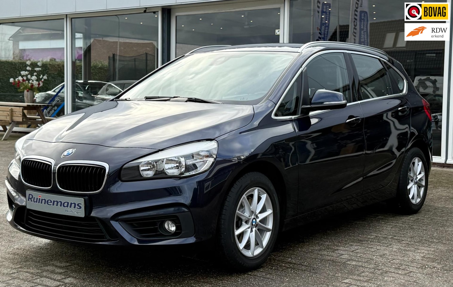 BMW 2-serie Active Tourer - 218i / AUTOMAAT / 1E EIG / TREKHAAK - AutoWereld.nl