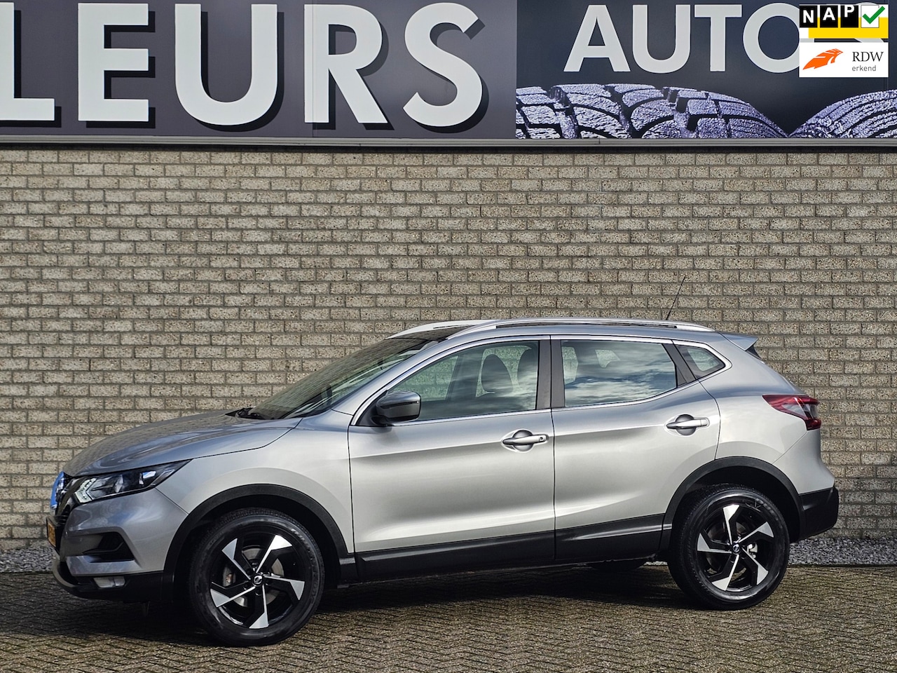 Nissan Qashqai - 1.3 DIG-T Design Edition Automaat/Pano-dak/Camera - AutoWereld.nl