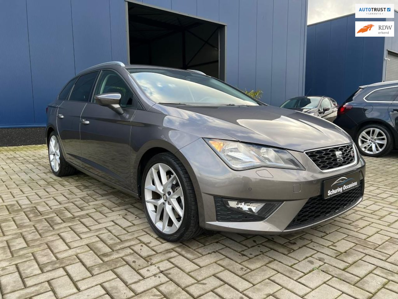 Seat Leon ST - 1.8 TSI FR / 180PK / AUTOMAAT / NAVIGATIE / CRUISE CONTROL / CLIMATE CONTROL / PDC / LEDER - AutoWereld.nl