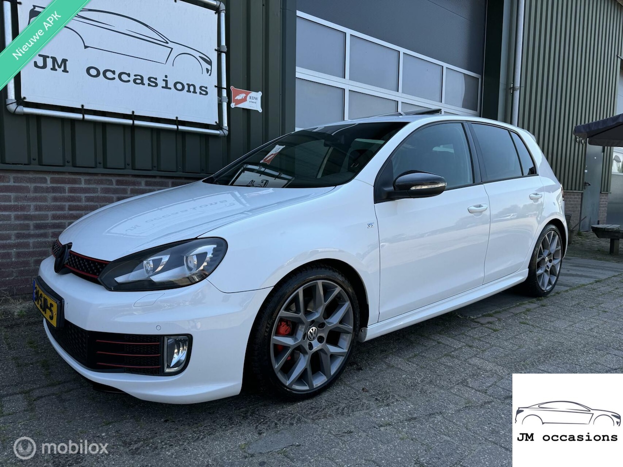 Volkswagen Golf - 2.0 GTI Edition 35|Pano|Milltek|blu eye|PDC| - AutoWereld.nl