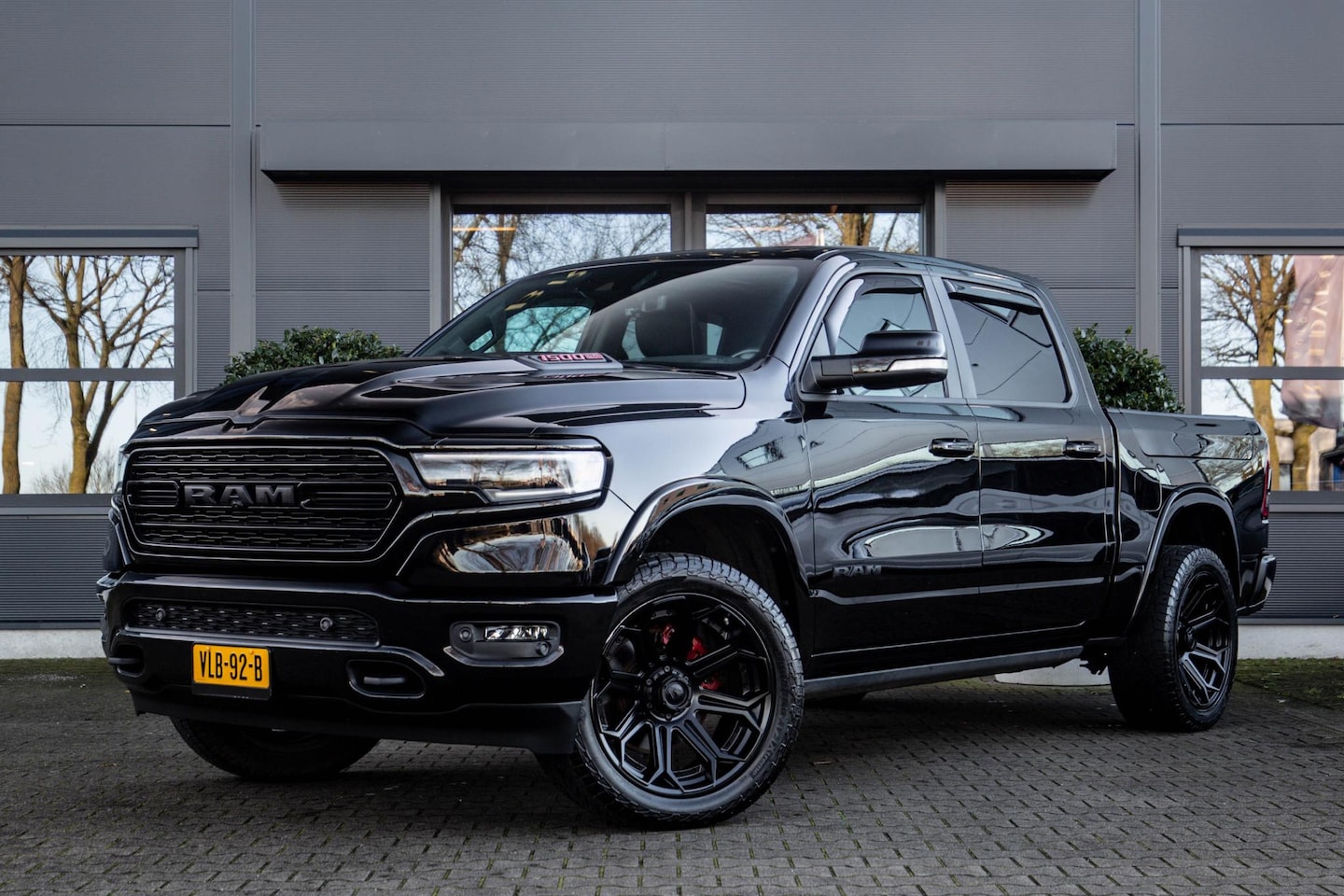 Dodge Ram 1500 - 5.7 V8 4x4 Crew Cab Limited 5.7 V8 4x4 Crew Cab Limited - AutoWereld.nl