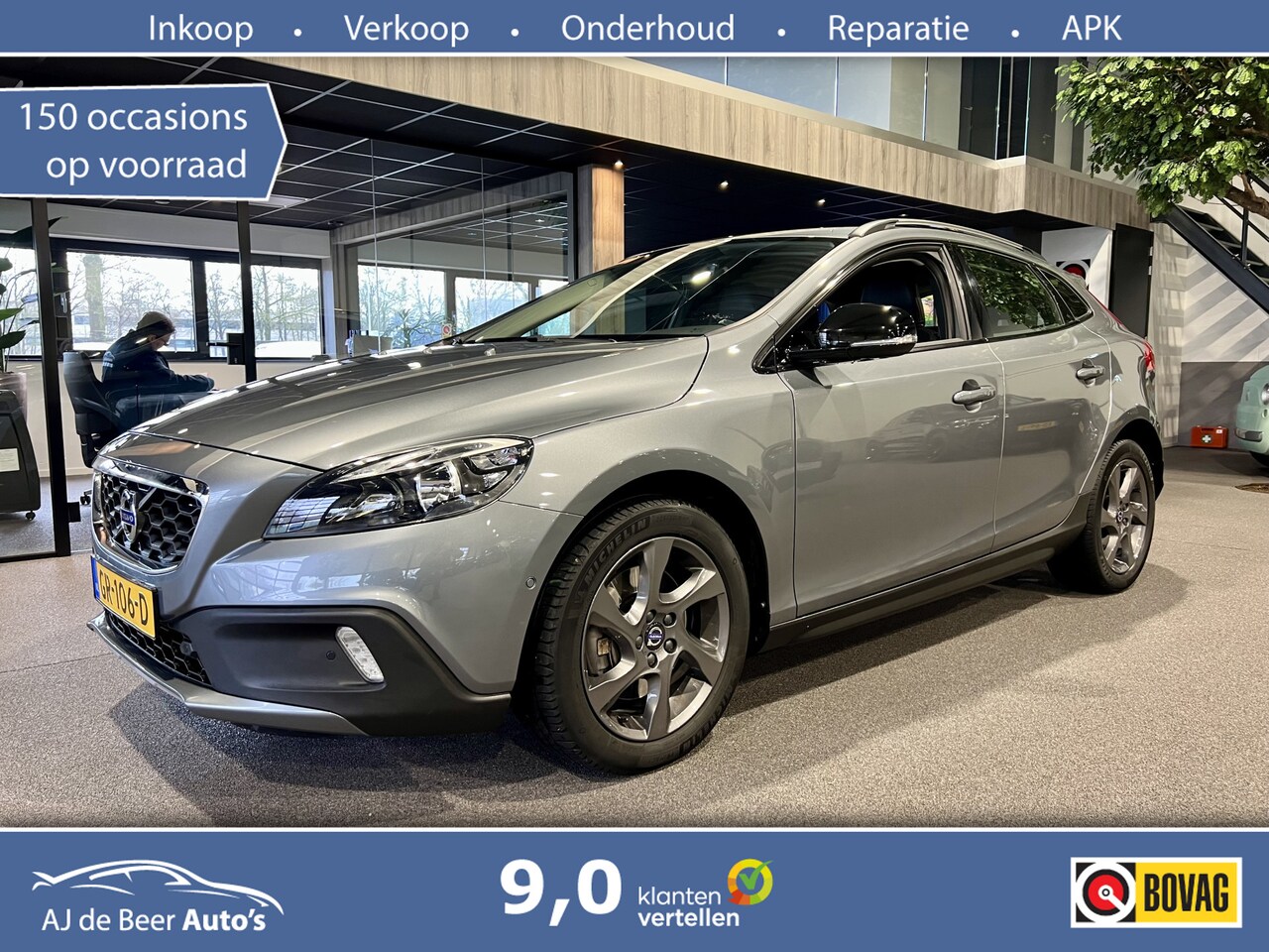 Volvo V40 Cross Country - 1.5 T3 Summum Volleder | Verwarmde stoelen | Camera | Trekhaak - AutoWereld.nl