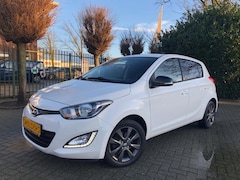 Hyundai i20 - 1.2i, AIRCO, Cruise Control, LM-velgen 15", Led, Isofix, Bluetooth, 1e eigenaar, 38.848 km