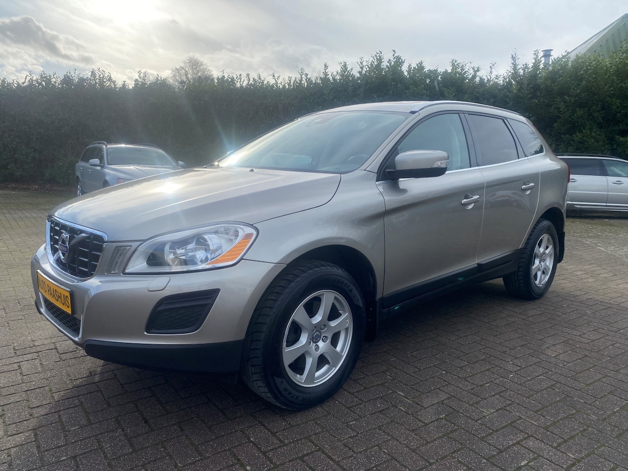 Volvo XC60 - 3.2 Momentum Plus / Pano.dak / Privacyglass - AutoWereld.nl