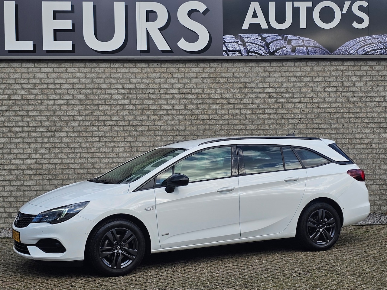 Opel Astra Sports Tourer - 1.2 Design & Tech Navi/Camera/Pdc - AutoWereld.nl