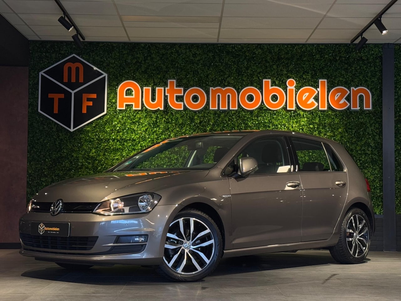 Volkswagen Golf - 1.0 TSI Business Ed. |DISCOVERYPRO|APPLECAR|STOELVERWARMING - AutoWereld.nl