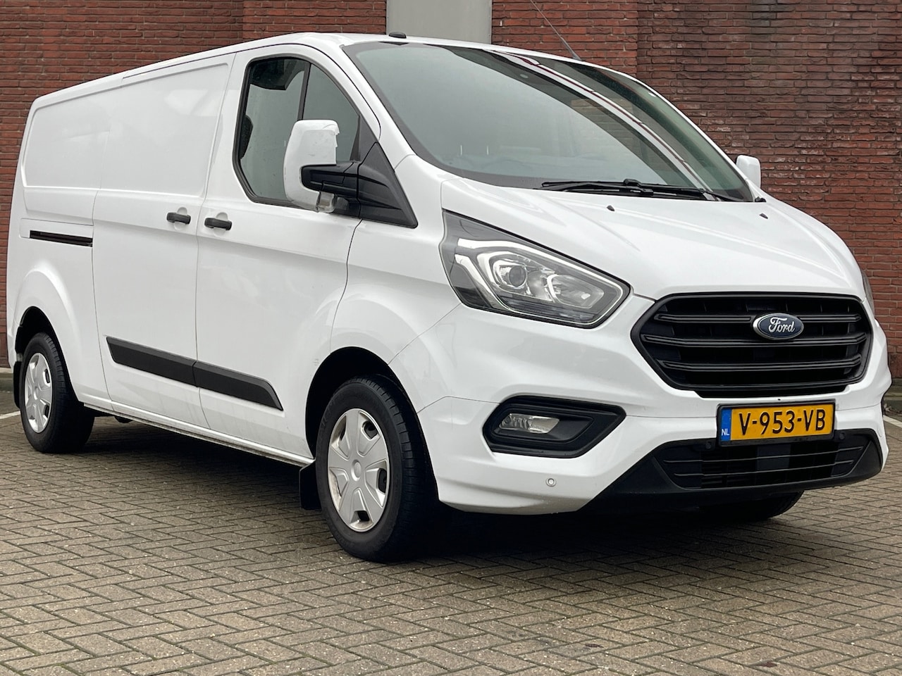 Ford Transit Custom - 300 2.0 TDCI L2H1 Trend|NAVI|TREKHAAK|PDC|EURO 6 - AutoWereld.nl