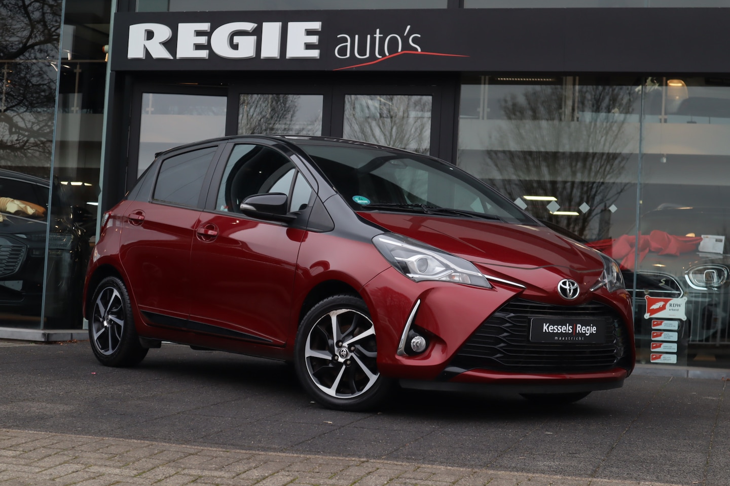 Toyota Yaris - 1.5 VVT-i Bi-Tone Navi Camera - AutoWereld.nl