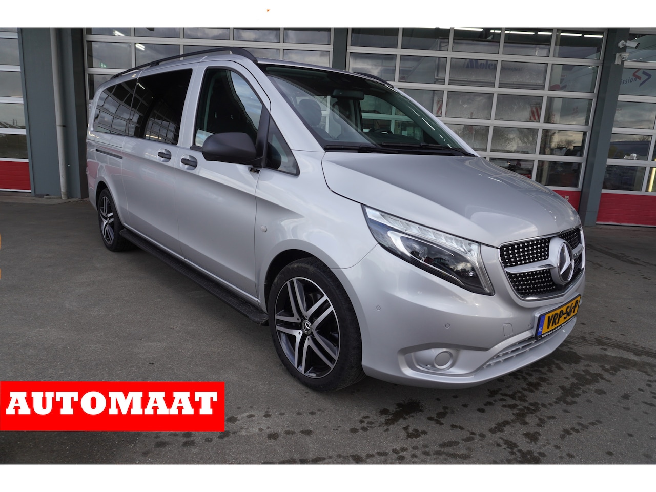 Mercedes-Benz Vito Tourer - 124 CDI 237PK Extra Lang Tourer Select Dubbelcabine Schuifdeur L + R Automaat Climate/ Cru - AutoWereld.nl