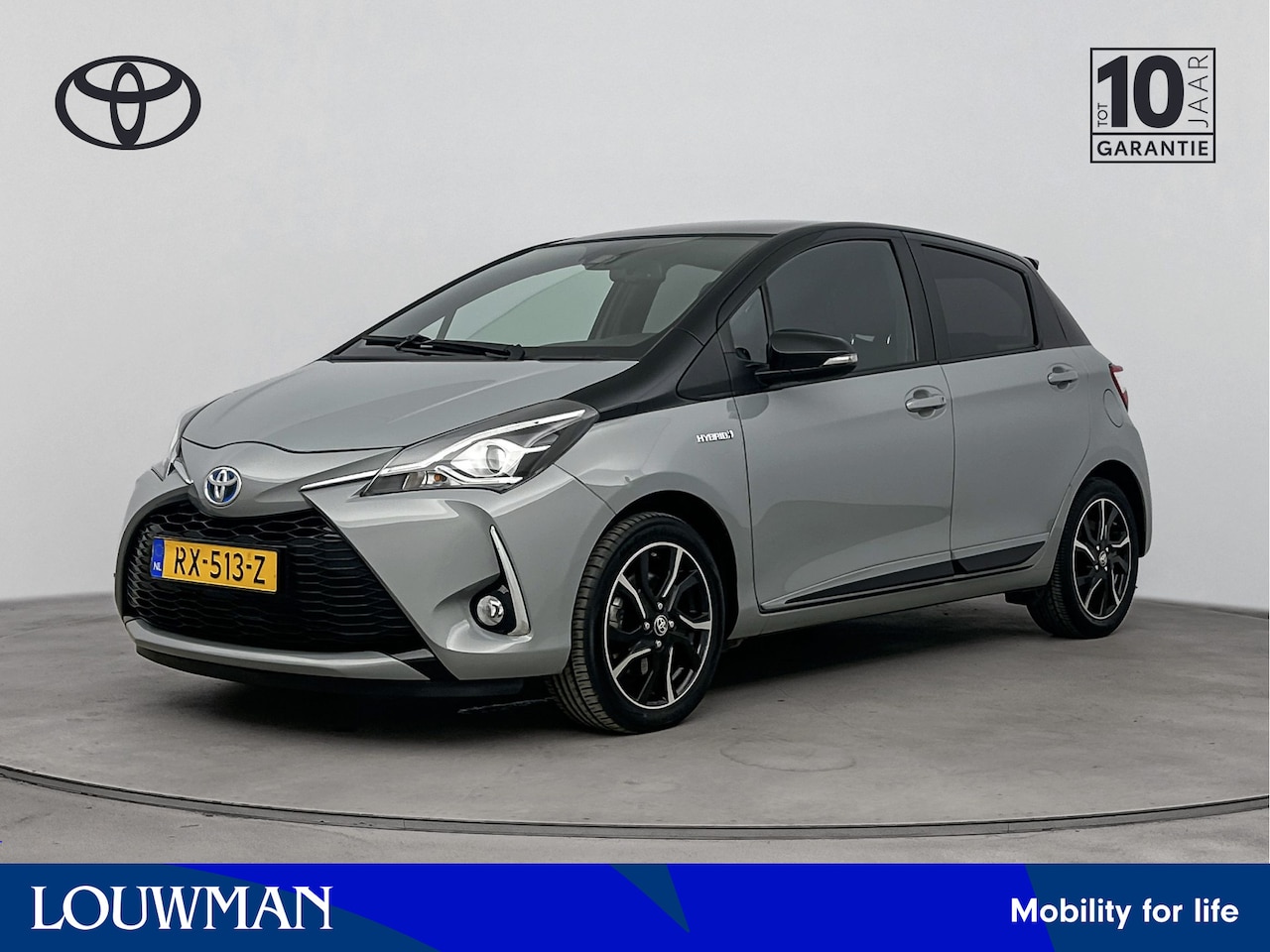 Toyota Yaris - 1.5 Hybrid Bi-Tone Plus | Panoramadak | Navigatie | - AutoWereld.nl