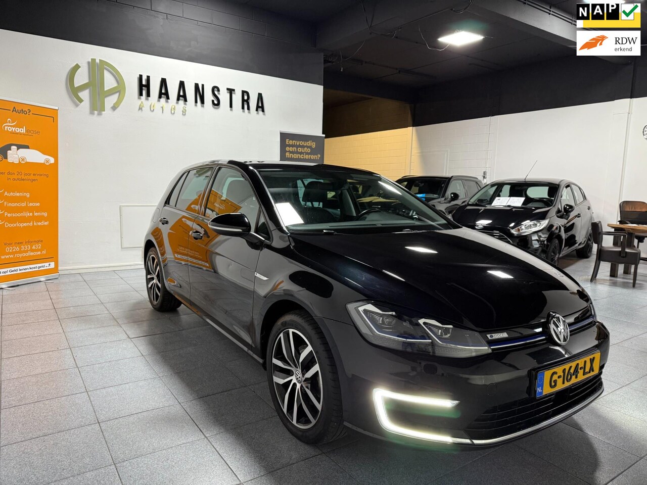 Volkswagen e-Golf - E-DITION Navi-Camera, Apple-Carplay, Leder int, NL Auto! - AutoWereld.nl