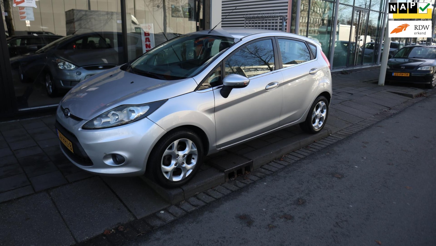 Ford Fiesta - 1.25 Titanium AIRCO/ LM VELGEN - AutoWereld.nl