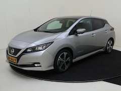 Nissan LEAF - Tekna 40 kWh | Navigatie | Cruise Control | Climate Control | Parkeersensoren | Licht & Re