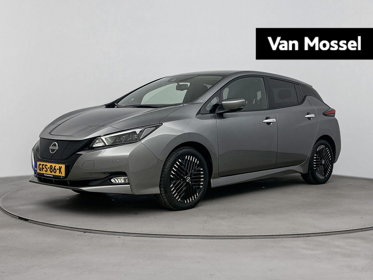 Nissan LEAF - N-Connecta 39 kWh | Navigatie | Stoelverwarming | - AutoWereld.nl