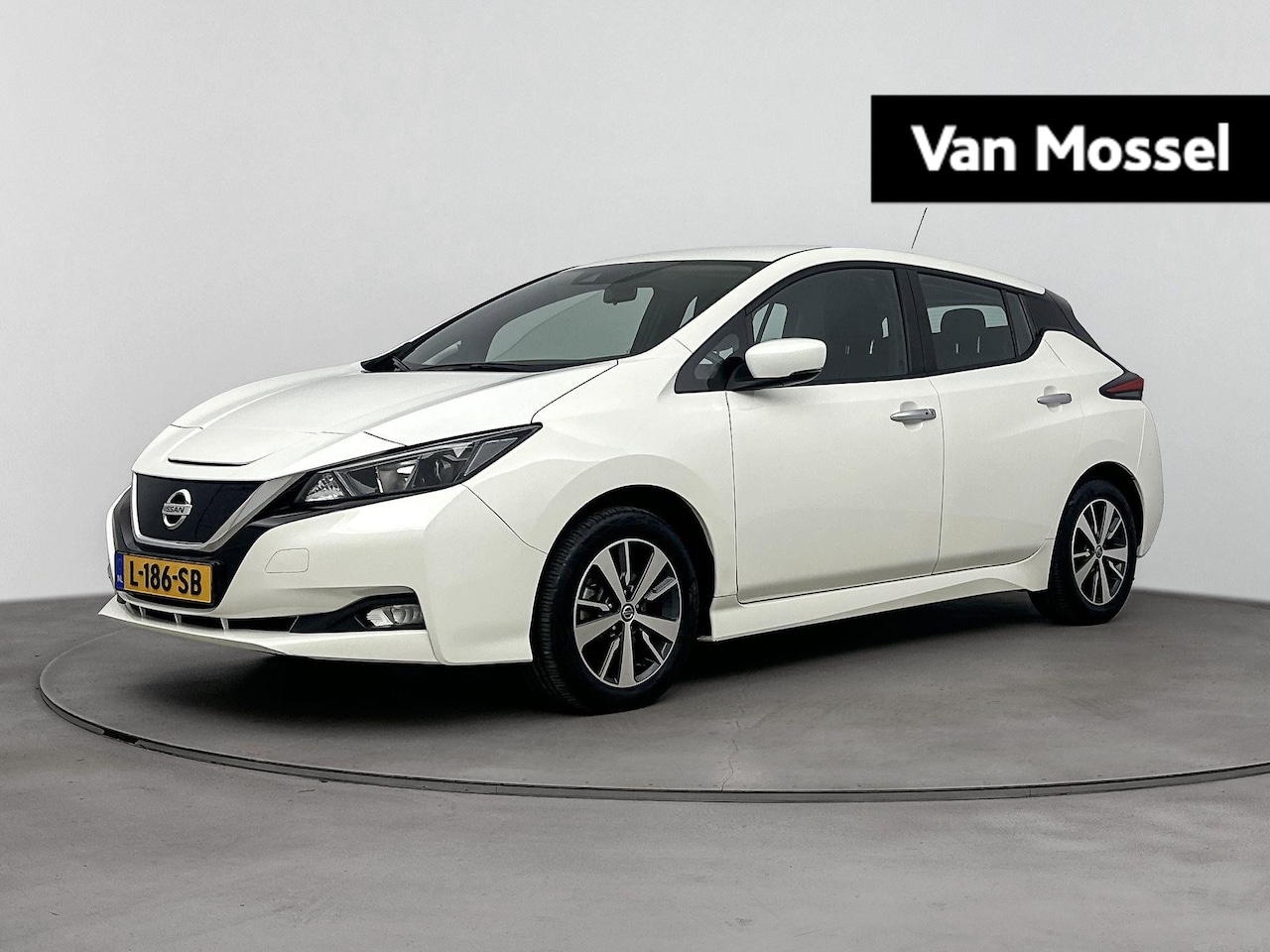 Nissan LEAF - Acenta 40 kWh | Navigatie | Achteruitrijcamera | Adaptive Cruise Control | Climate Control - AutoWereld.nl