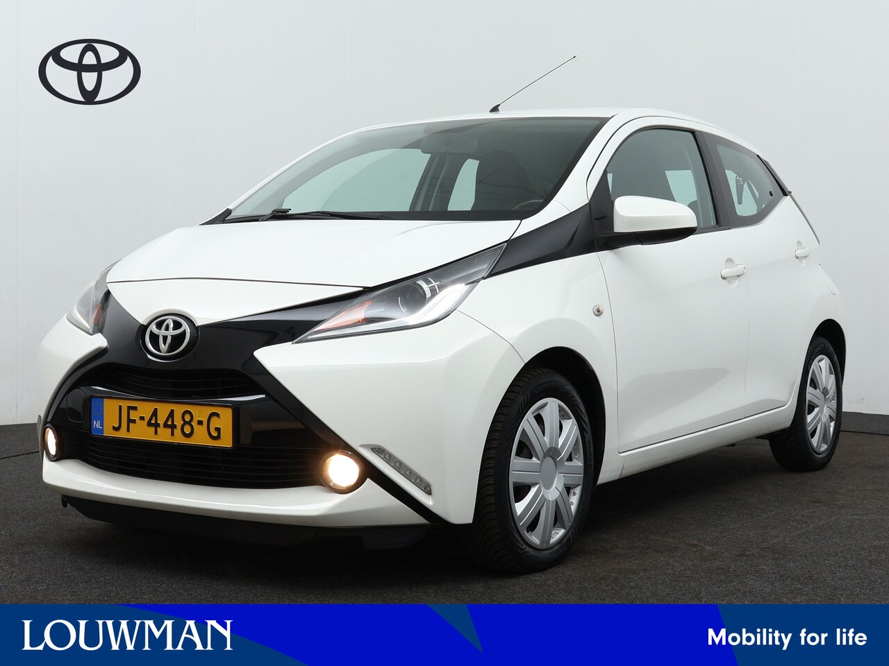 Toyota Aygo - 1.0 VVT-i x-play | Camera | Bluetooth | Navigatie | Airco | - AutoWereld.nl