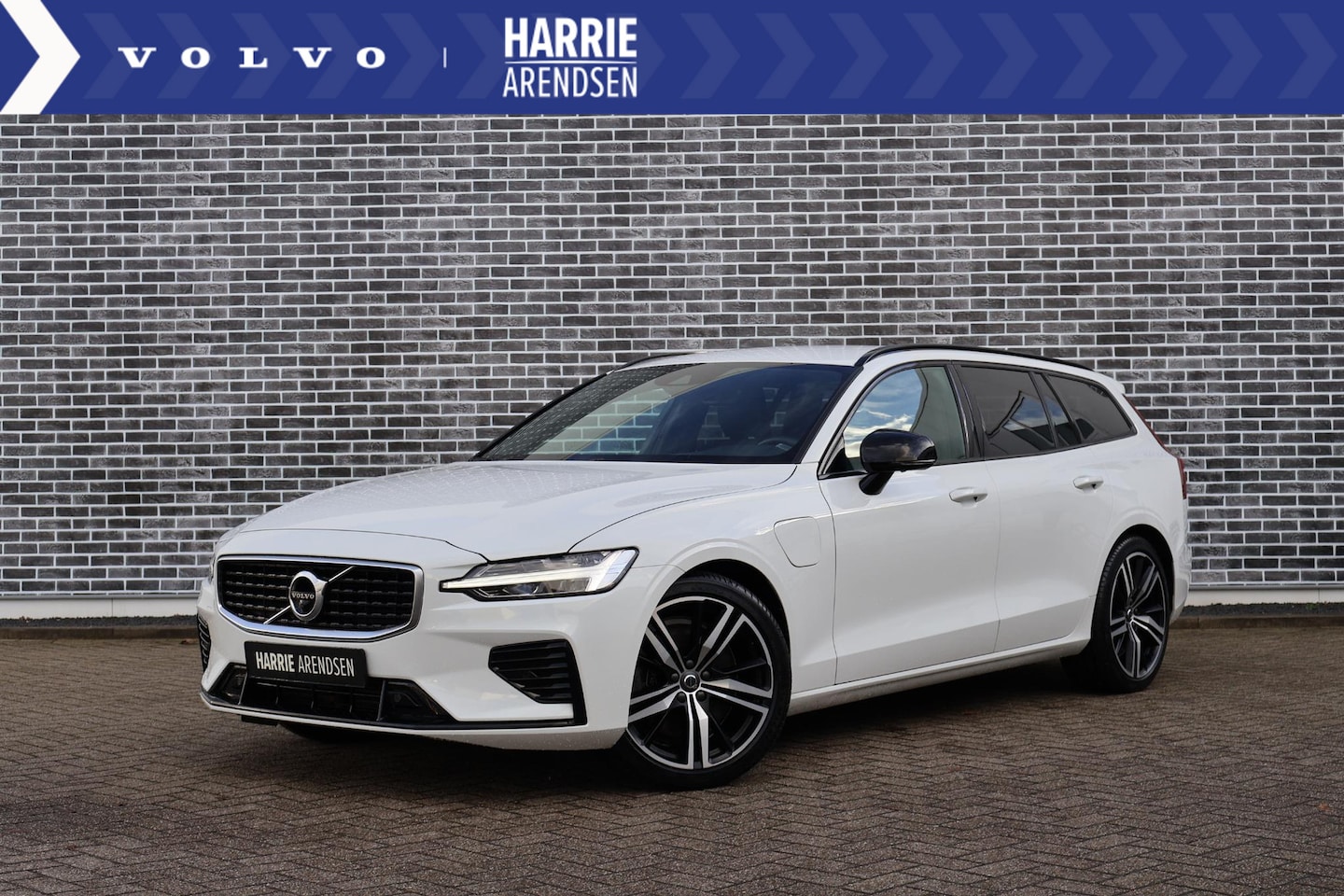 Volvo V60 - 2.0 T6 Twin Engine AWD R-Design | Adaptieve Cruise Control | 360 Camera | 19"| Verw. voors - AutoWereld.nl