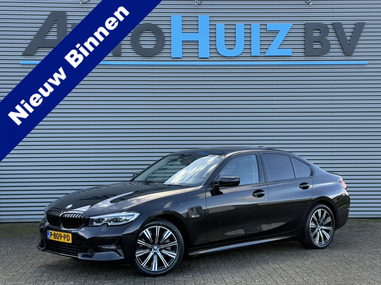 BMW 3-serie - 320e Business Edition Plus Sport LineLederen Sportstoelen Carplay Achteruitrijcamera - AutoWereld.nl