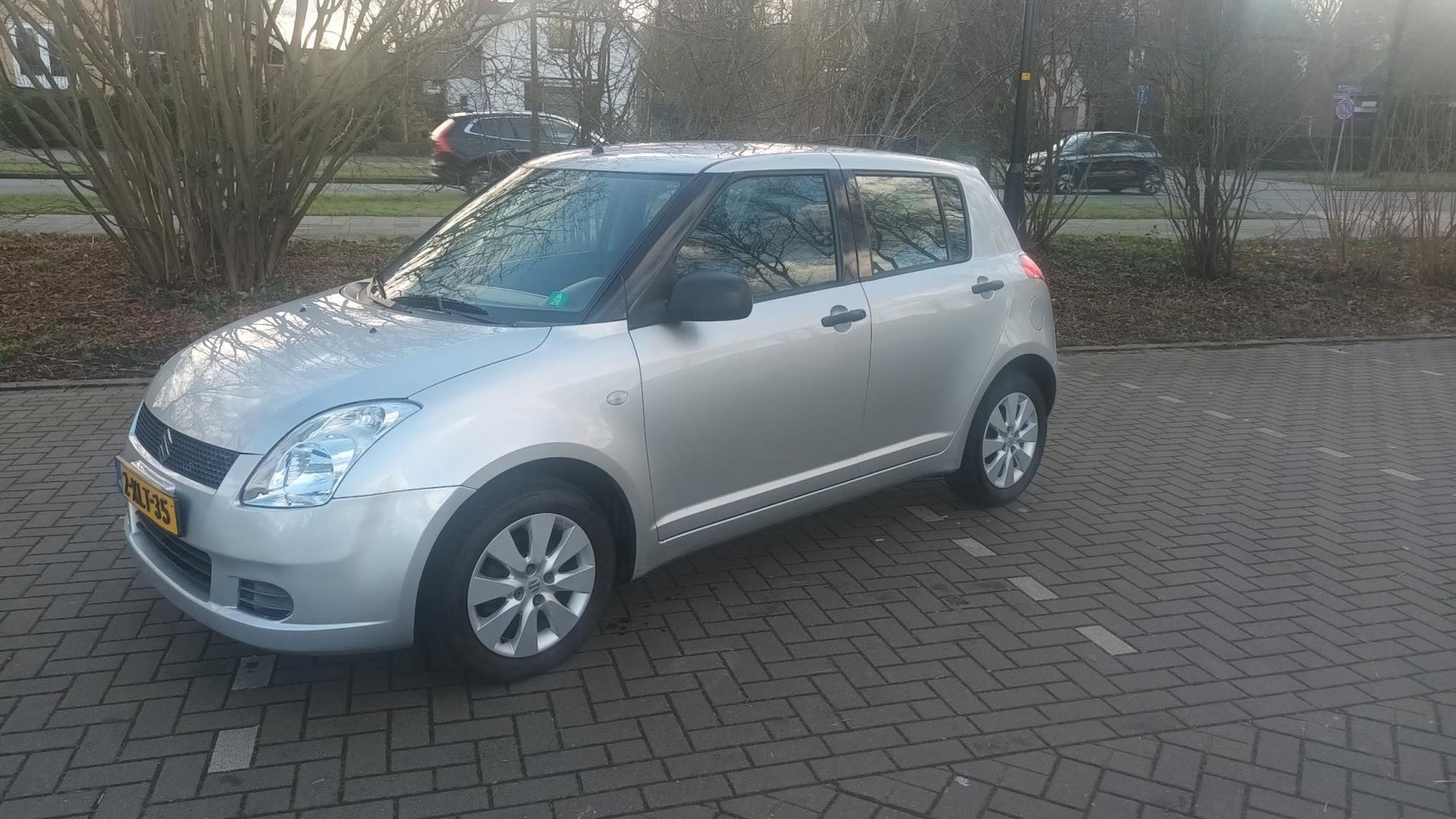 Suzuki Swift - 1.3 Airco / Lm velgen / 5 Deurs - AutoWereld.nl