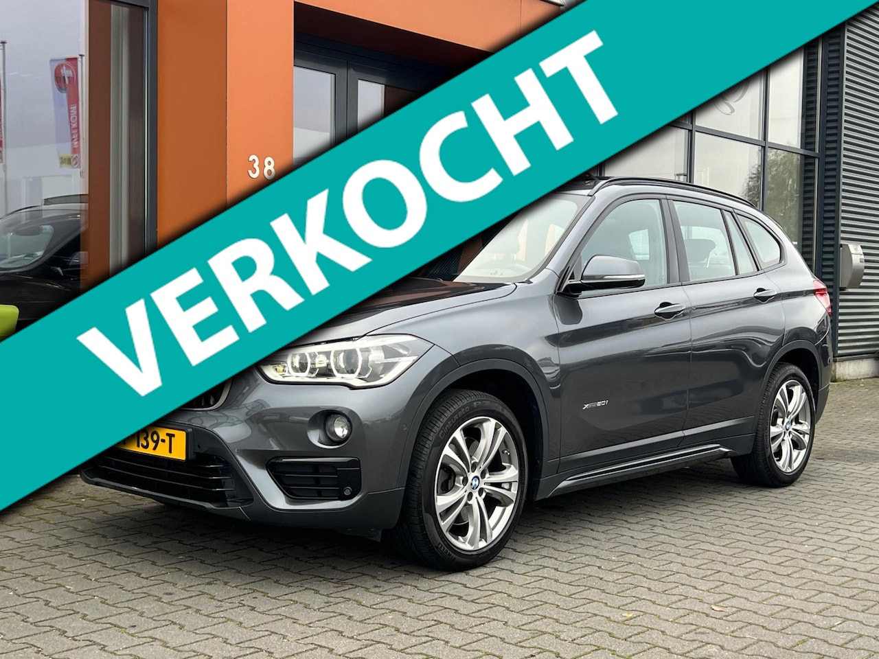 BMW X1 - XDrive20i M Sport automaat|Panodak|PDC|Navi|Bluetooth - AutoWereld.nl