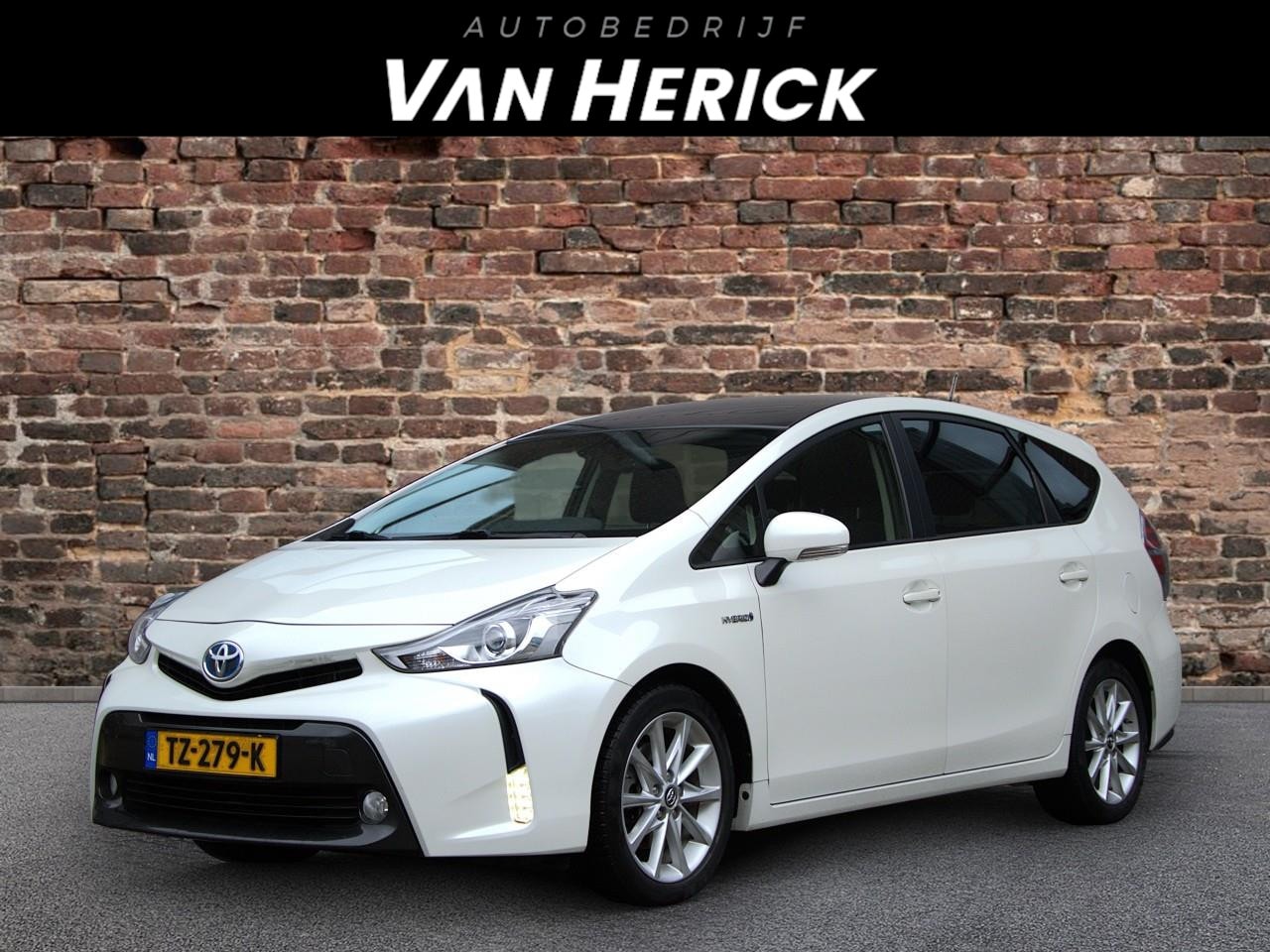 Toyota Prius Wagon - 1.8 Aspiration Automaat 7-Persoons | Camera | Pano | Cruise | Navi - AutoWereld.nl