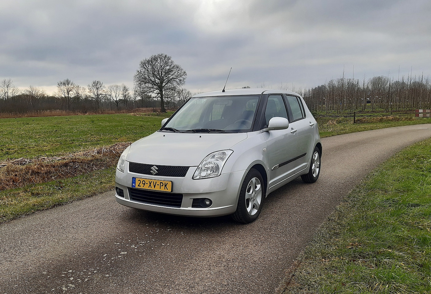 Suzuki Swift - 1.5 Exclusive in zeer goede conditie van de 1e eigenaar - AutoWereld.nl