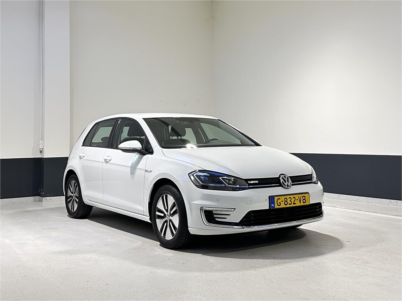 Volkswagen e-Golf - E-DITION |1 EIG | NAVI | Virtual dashboard | NL | Bluetooth | LM velgen| - AutoWereld.nl