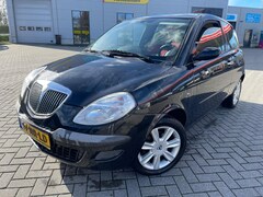 Lancia Y(psilon) - Ypsilon 1.4-16V Argento AIRCO APK NAP