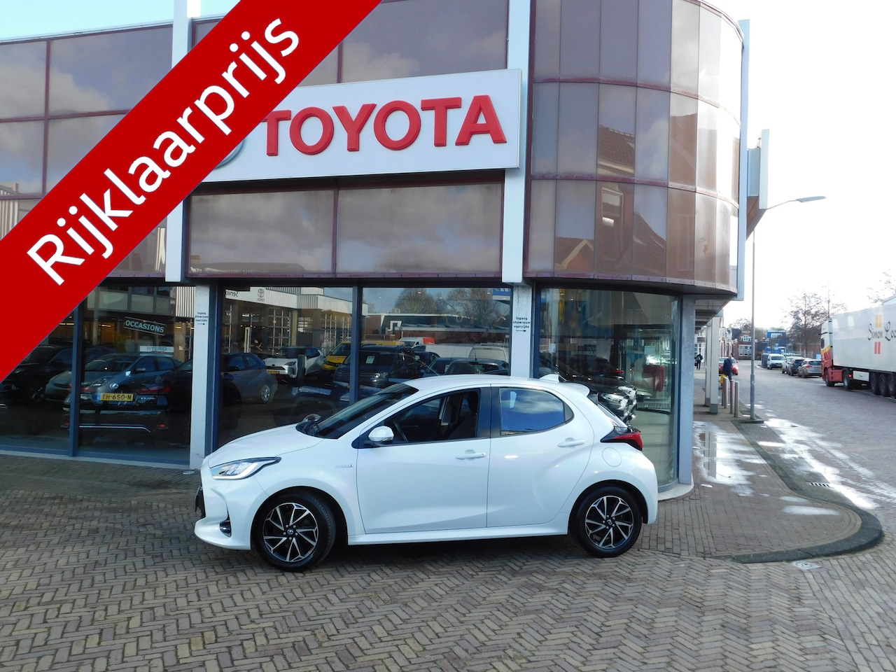 Toyota Yaris - 1.5 Hybrid First Edition | Trekhaak | LM Velgen | - AutoWereld.nl