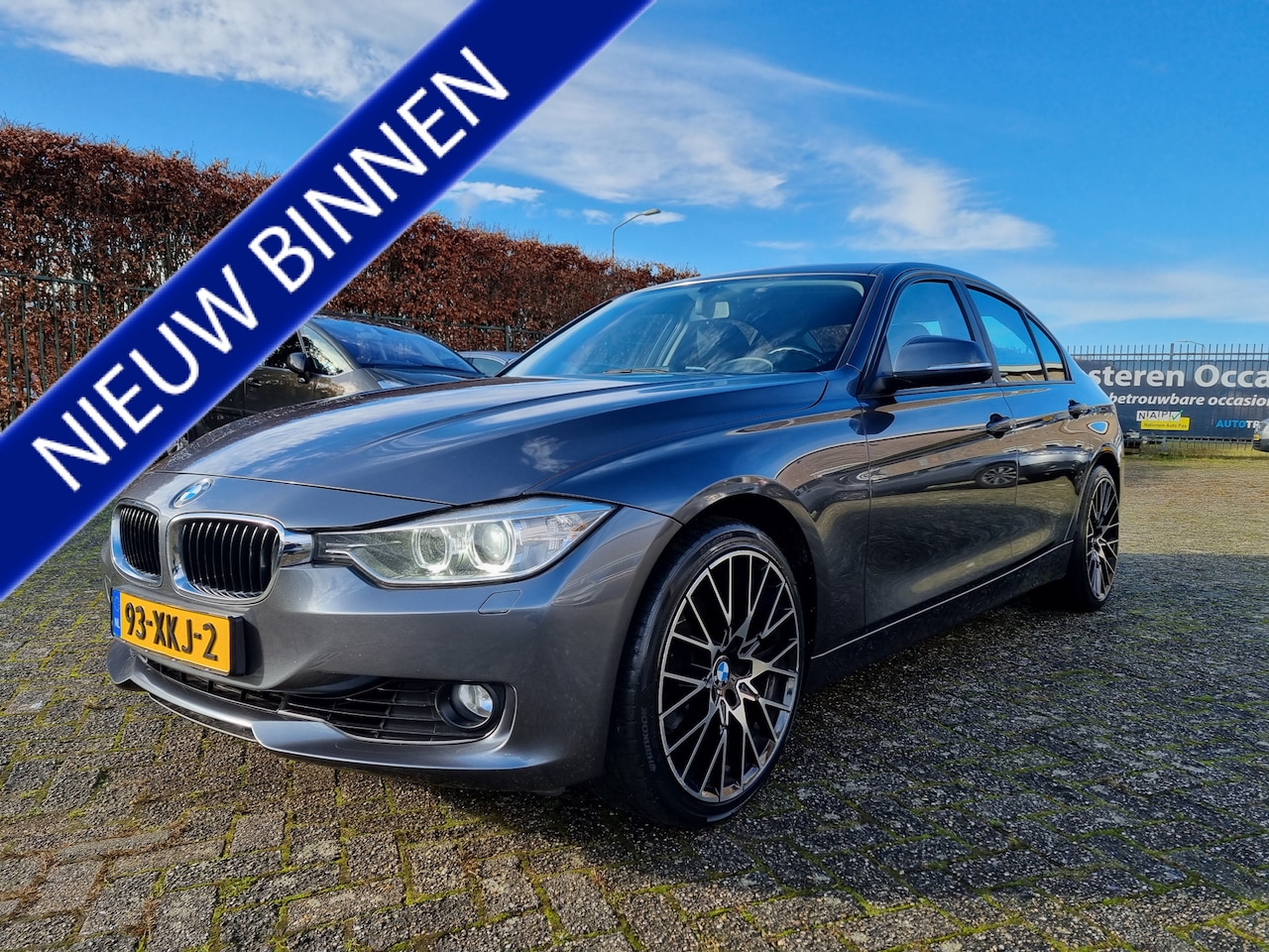 BMW 3-serie - 320i High Executive ✅MOOIE AUTO ✅NL AUTO ✅19 INCH ✅ HARMAN KARDON SOUND - AutoWereld.nl