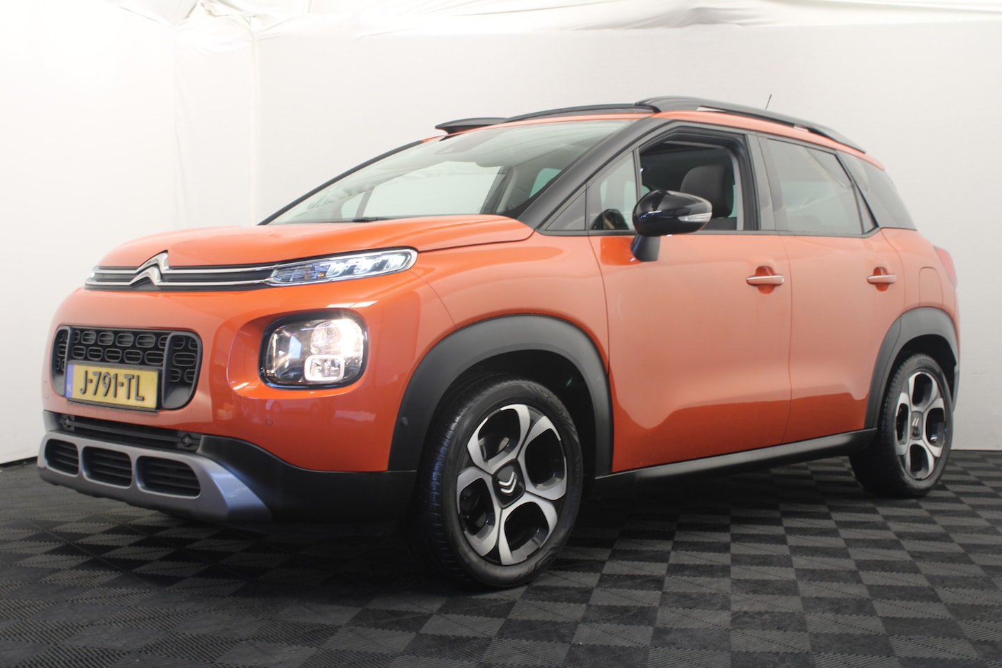 Citroën C3 Aircross - 1.2 PureTech S&S Shine |Navi|Camera|Pano| - AutoWereld.nl