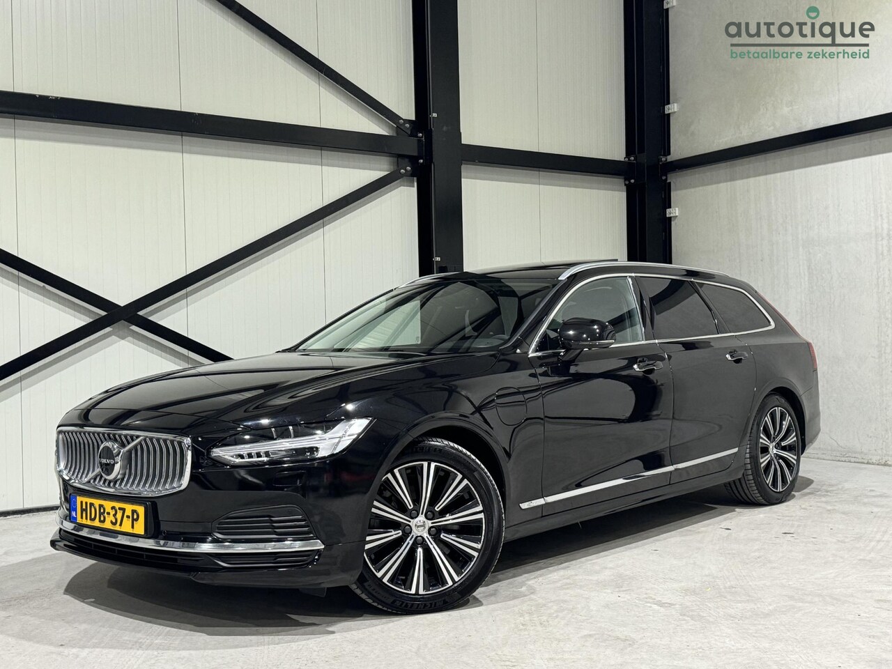 Volvo V90 - 2.0 T8 AWD Inscription Aut. | panorama | leder | trekhaak | navi | 360camera | - AutoWereld.nl