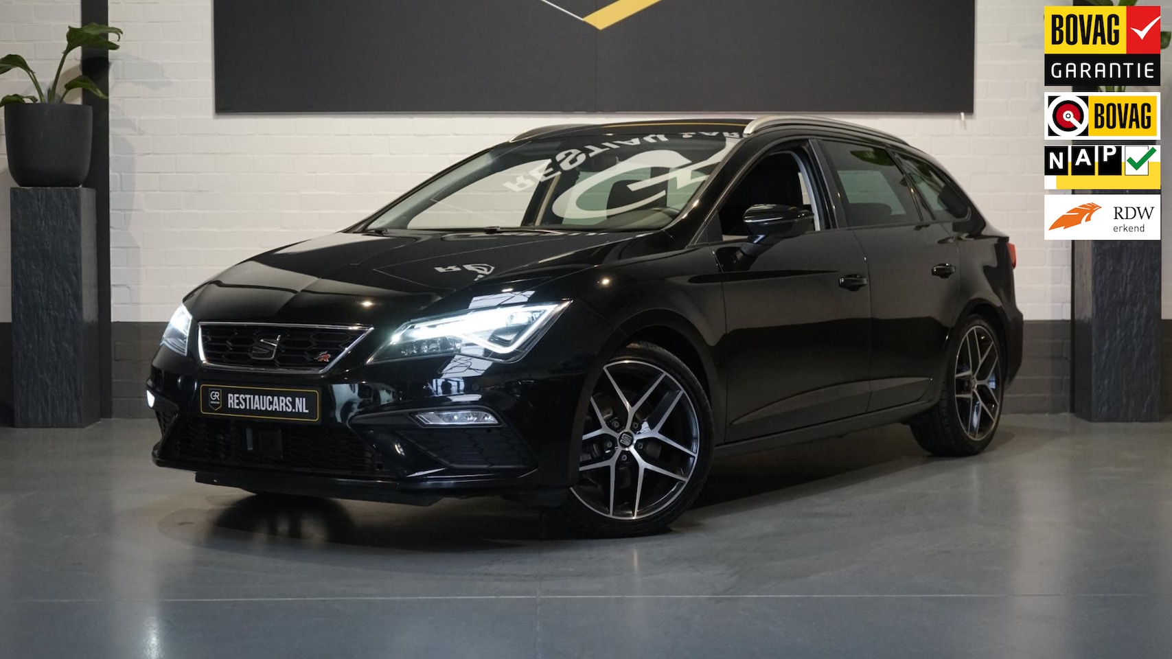 Seat Leon ST - 2.0 TSI FR AUTOMAAT-ACC-AMBIANCE-BEATS-CAMERA-CARPLAY-LED-MODE-NAVIGATIE-TREKHAAK-VIRTUEEL - AutoWereld.nl